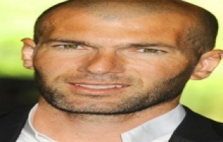 Zinedine Zidane saç ektirmek için İstanbul'a geldi