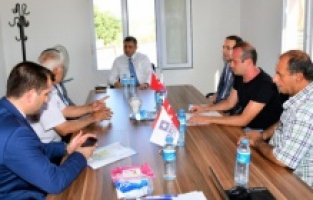 Vali Şahin, yapımı devam eden okullarda incelemelerde bulundu