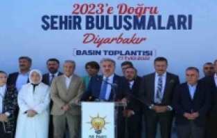 AK Parti Heyeti Diyarbakır'a Çıkarma Yaptı