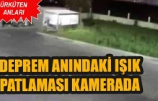 Diyarbakır'da depremden saniyeler önce gökyüzünde ışık patlaması