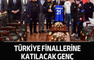 Türkiye Finallerine Katılacak Genç Futbolcular Vali Ali İhsan Su’nun Huzurunda