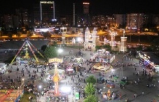 Bölgenin en büyük eğlence merkezi vatandaşın akınına uğruyor