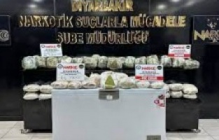Diyarbakır'da 96 kilo toz esrar yakalandı
