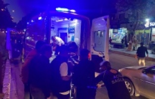 Diyarbakır'da otomobil yayaya çarptı: 1 yaralı