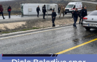 Dicle Belediye spor aracı devrildi: 9 yaralı