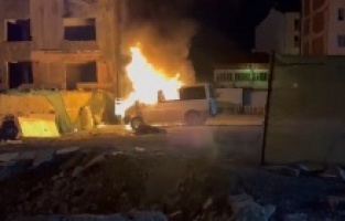 Park halindeki araç yandı