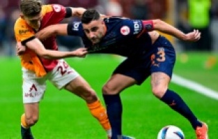 Galatasaray Başakşehir maçında geceye damga vuran tartışmalı pozisyon