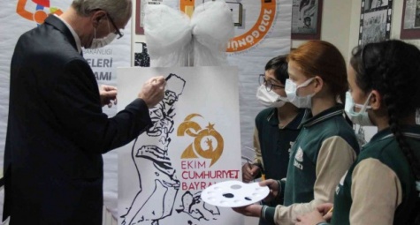 Tarih ellerinde yeniden canlandı