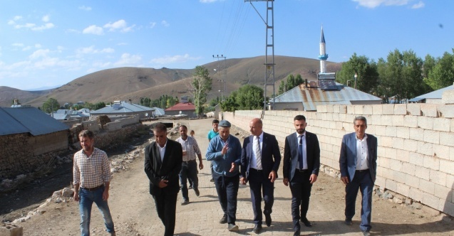 Çaldıran’da selzedelerin yaraları sarılıyor