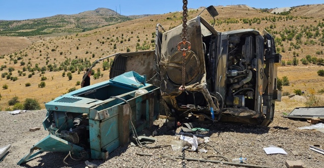 Seyir halindeki askeri araç devrildi, 2 yaralı