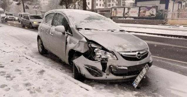 Diyarbakır’da kar yağışı hayatı felç etti: Trafik durma noktasına geldi