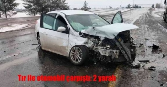 Diyarbakır’da Tır ile otomobil çarpıştı: 2 yaralı