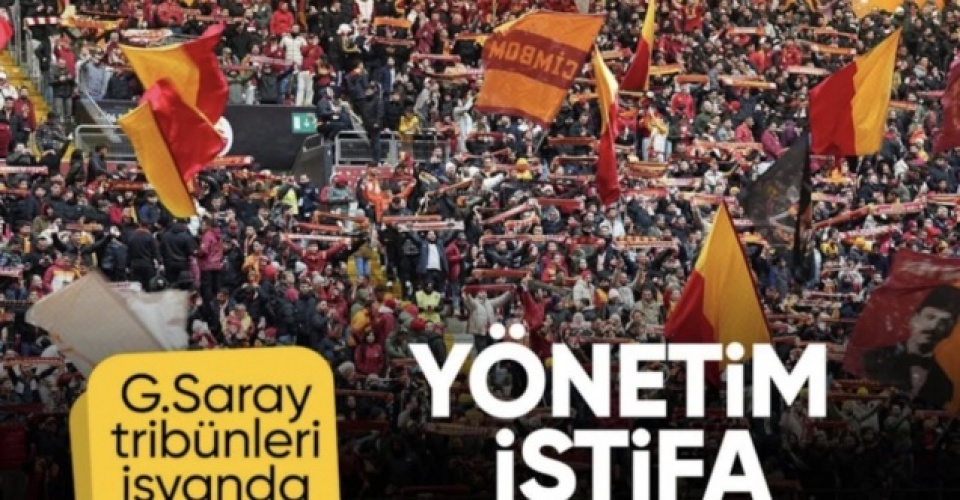 Galatasaray tribünlerinden yönetime tepki!